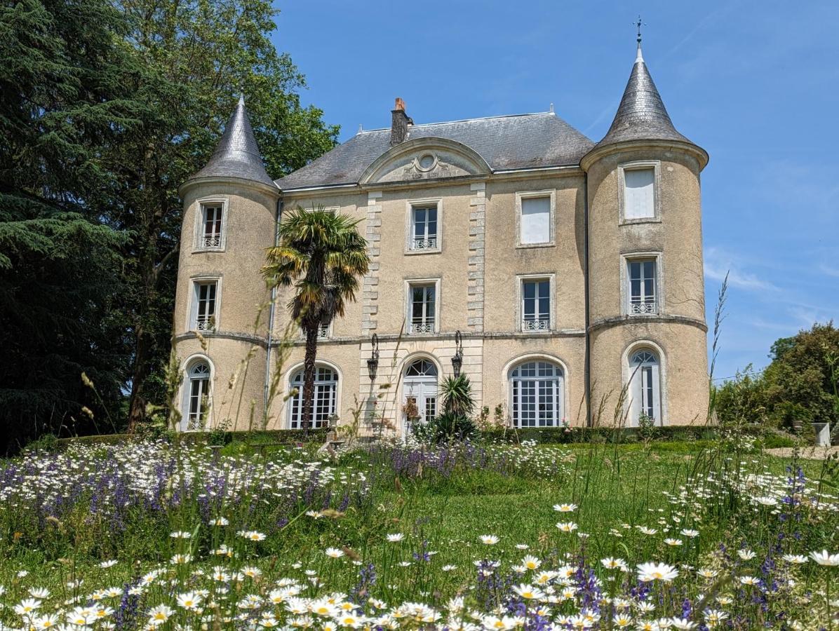 Chateau De Lavaud Montbron エクステリア 写真