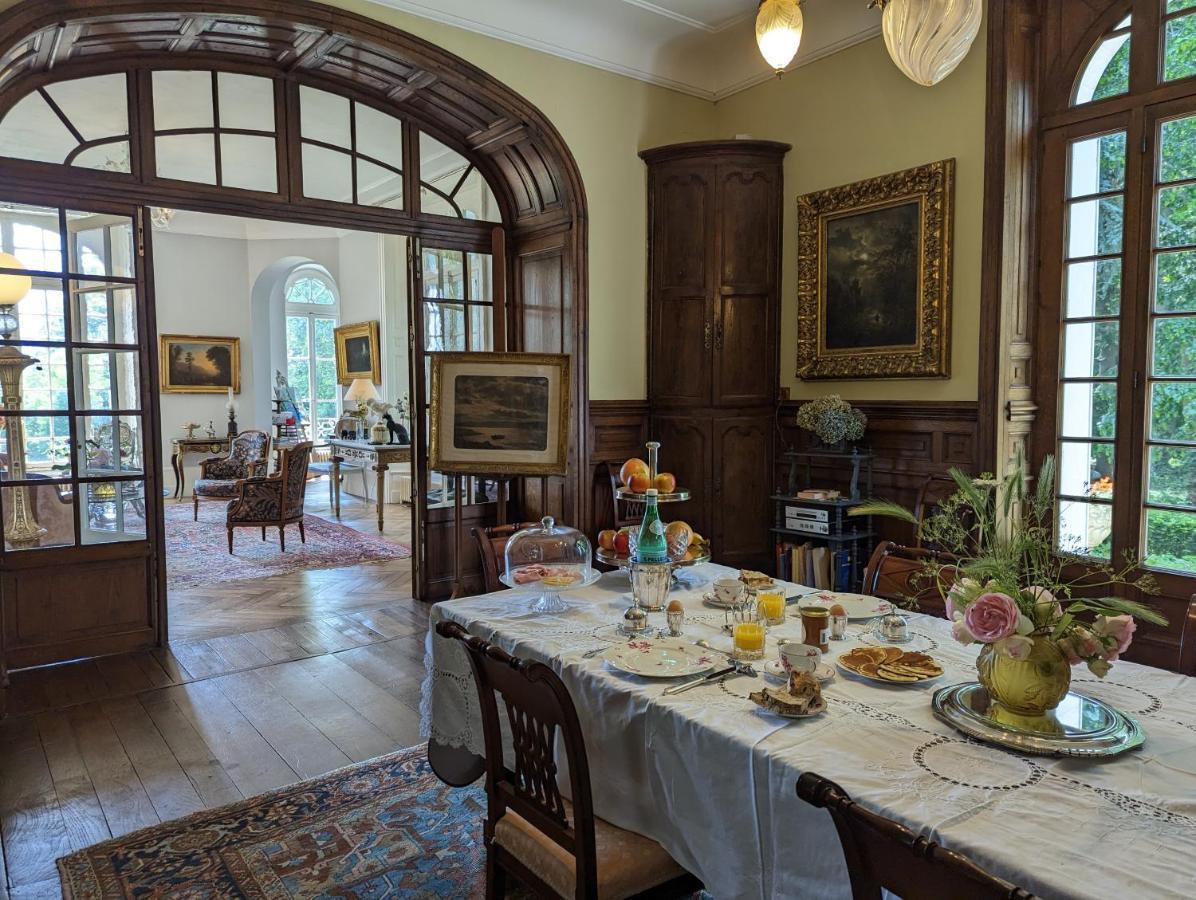 Chateau De Lavaud Montbron エクステリア 写真